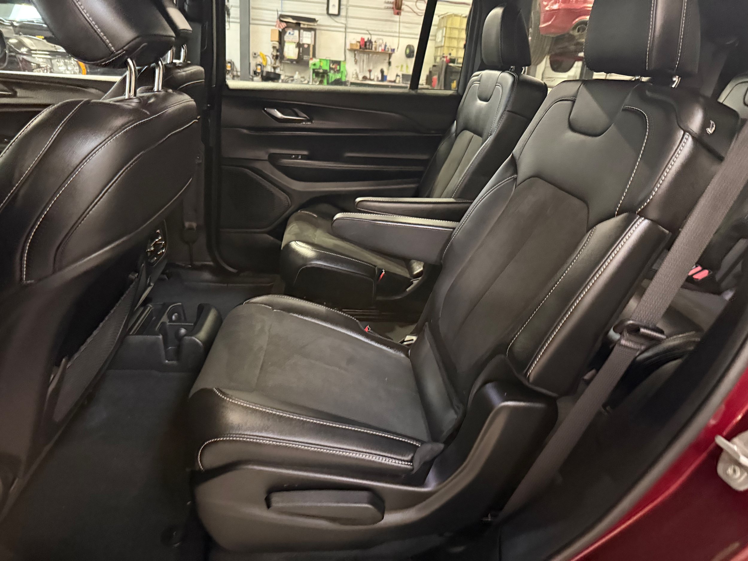 Certified 2025 Jeep Grand Cherokee L Altitude AWD/4WD image 34
