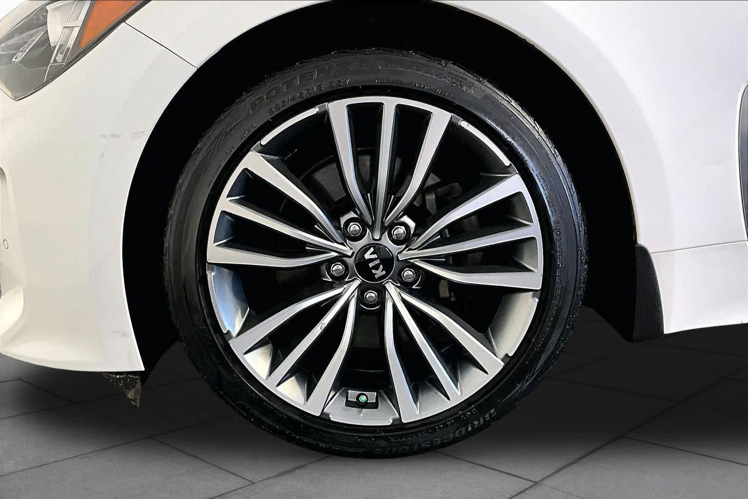 Used 2019 Kia Stinger RWD image 10