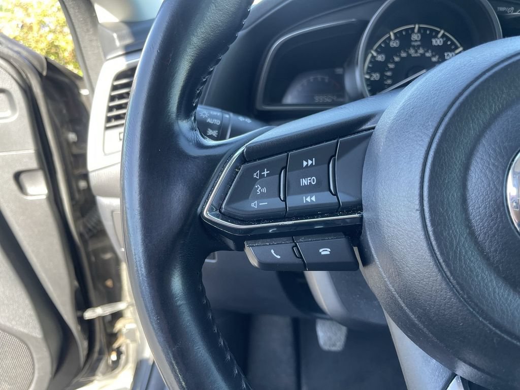 Used 2018 MAZDA MAZDA3 Touring FWD image 17