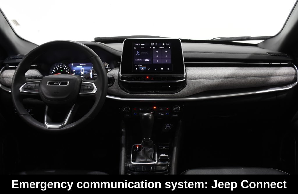 Used 2025 Jeep Compass Latitude w/ Sun & Sound Group AWD/4WD image 9