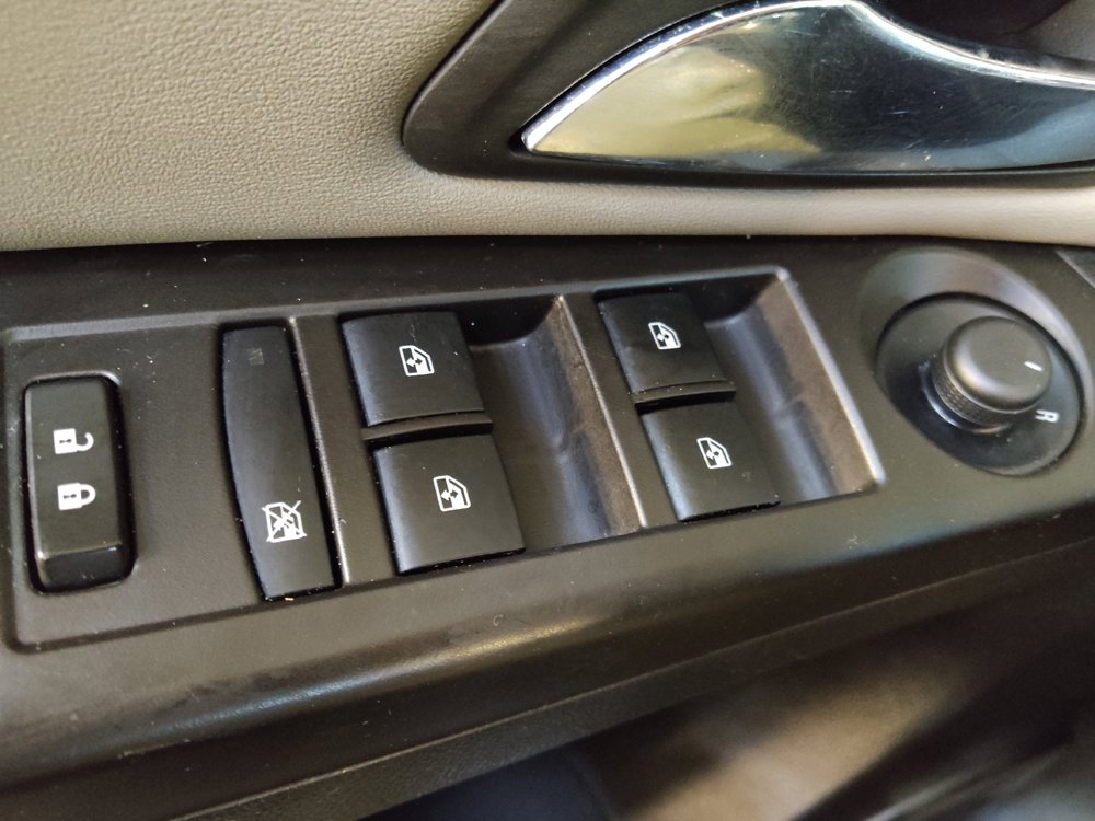 Used 2015 Chevrolet Cruze LS FWD image 27