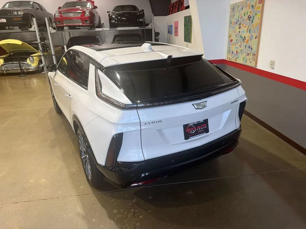 Used 2024 Cadillac Lyriq Sport AWD/4WD image 44