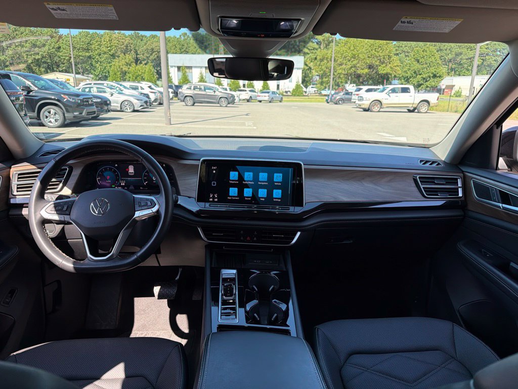 Used 2025 Volkswagen Atlas SE FWD image 8