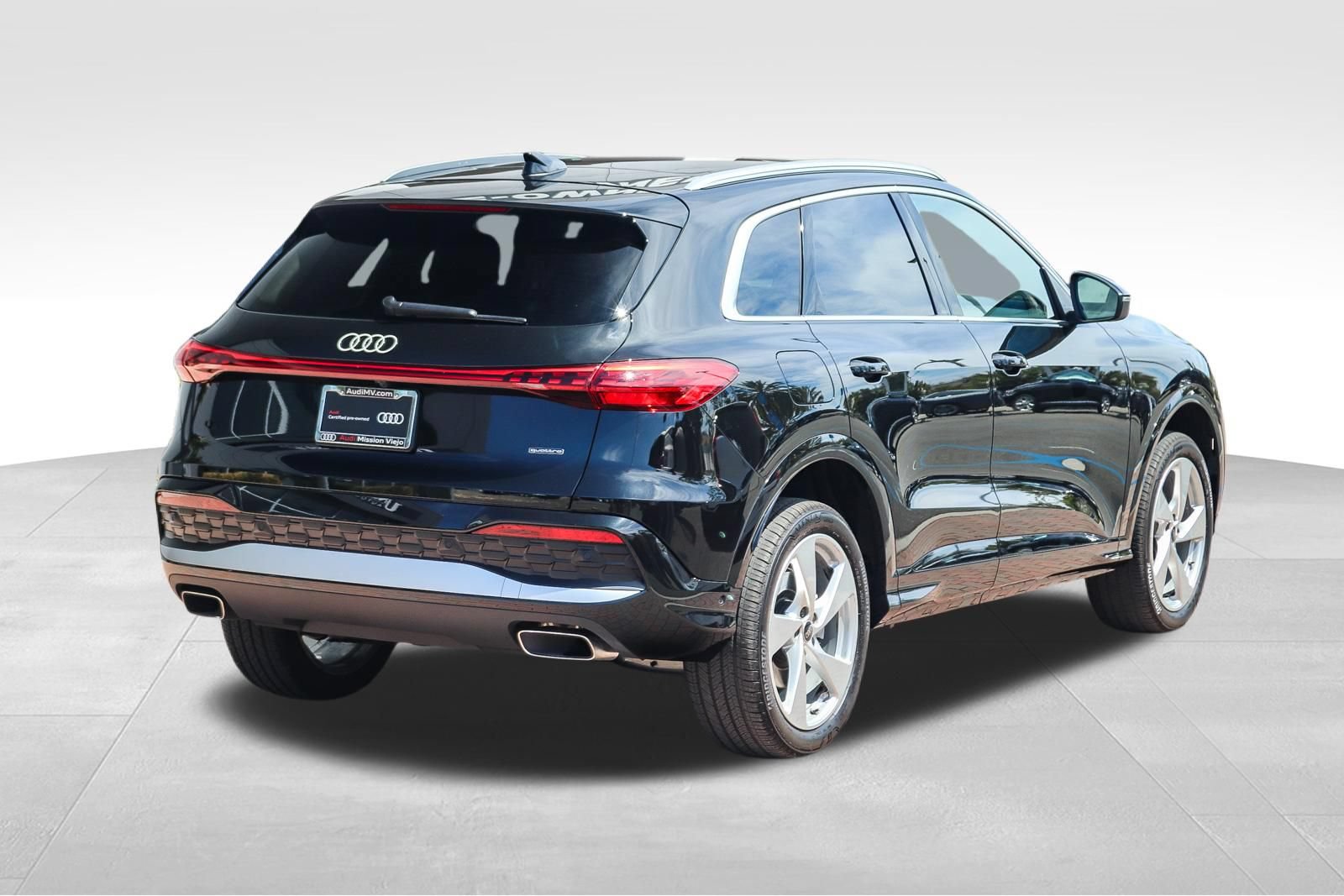 Certified 2025 Audi Q5 Premium Plus w/ Premium Plus AWD/4WD image 8