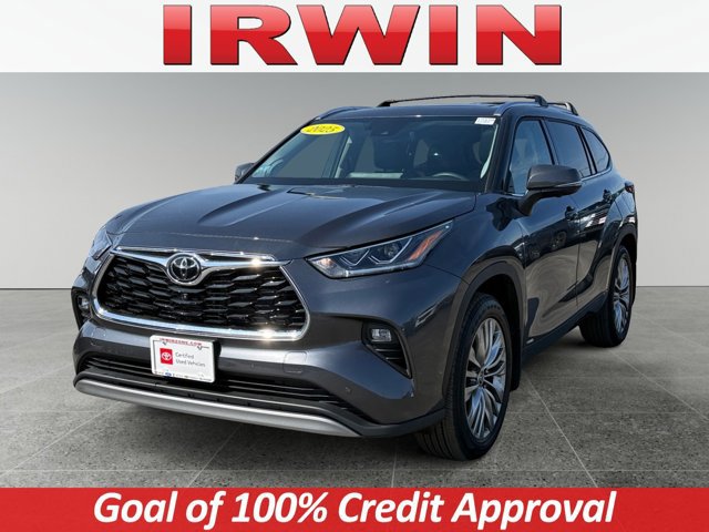 Used 2025 Toyota Highlander Platinum image 1