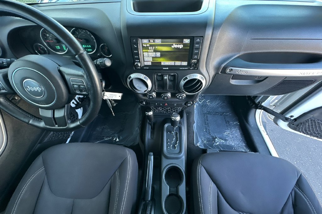 Used 2013 Jeep Wrangler Sahara w/ Connectivity Group AWD/4WD image 12