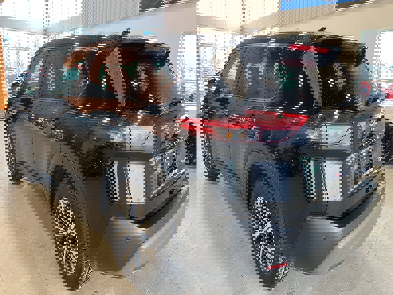 Used 2023 Nissan Rogue SV image 7