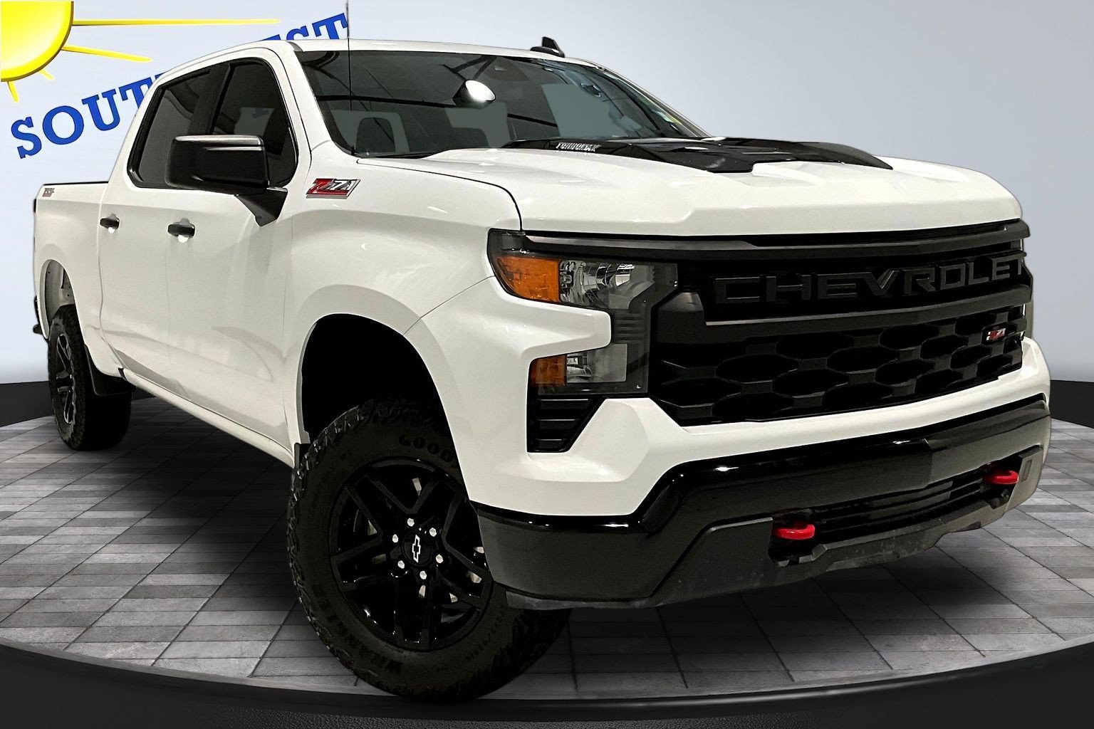 Used 2024 Chevrolet Silverado 1500 Custom Trail Boss AWD/4WD image 3