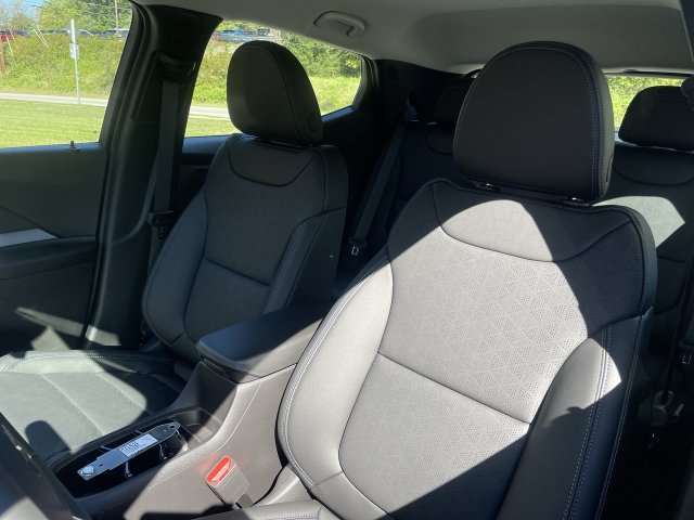 New 2027 Chevrolet Bolt LT w/ Comfort Package FWD image 11