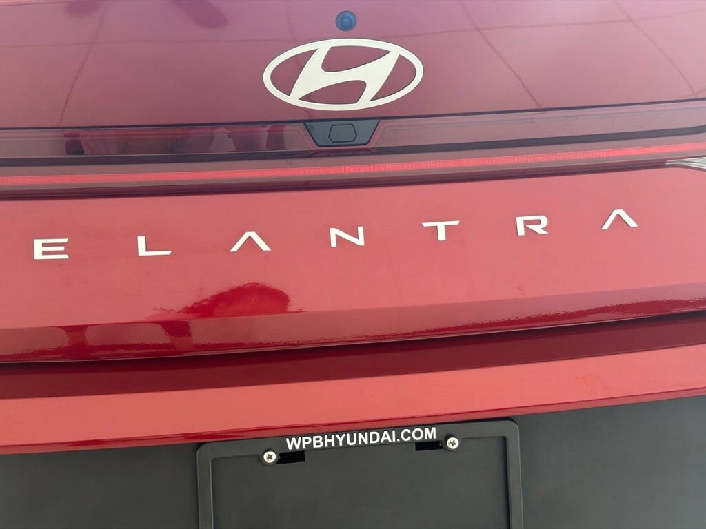 Certified 2025 Hyundai Elantra Hybrid FWD image 29