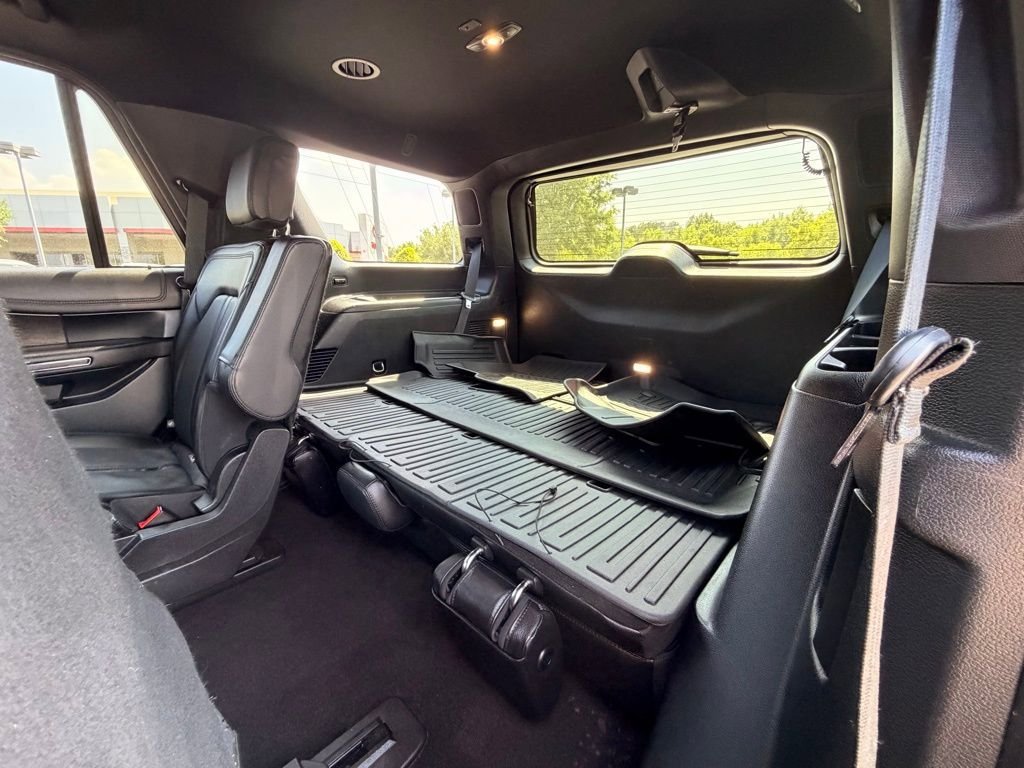 Used 2021 Ford Expedition Limited RWD image 15
