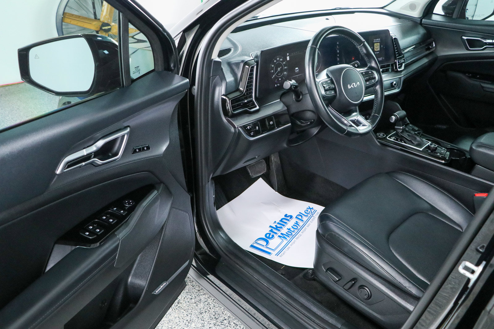Used 2023 Kia Sportage SX FWD image 3
