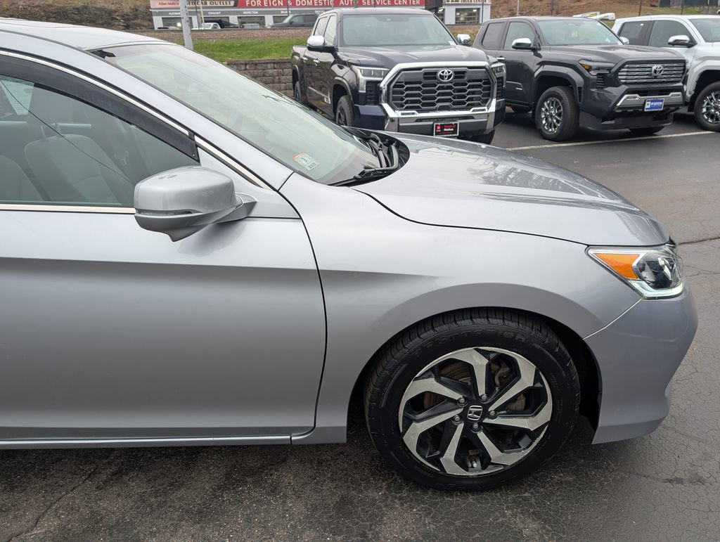 Used 2016 Honda Accord EX image 10