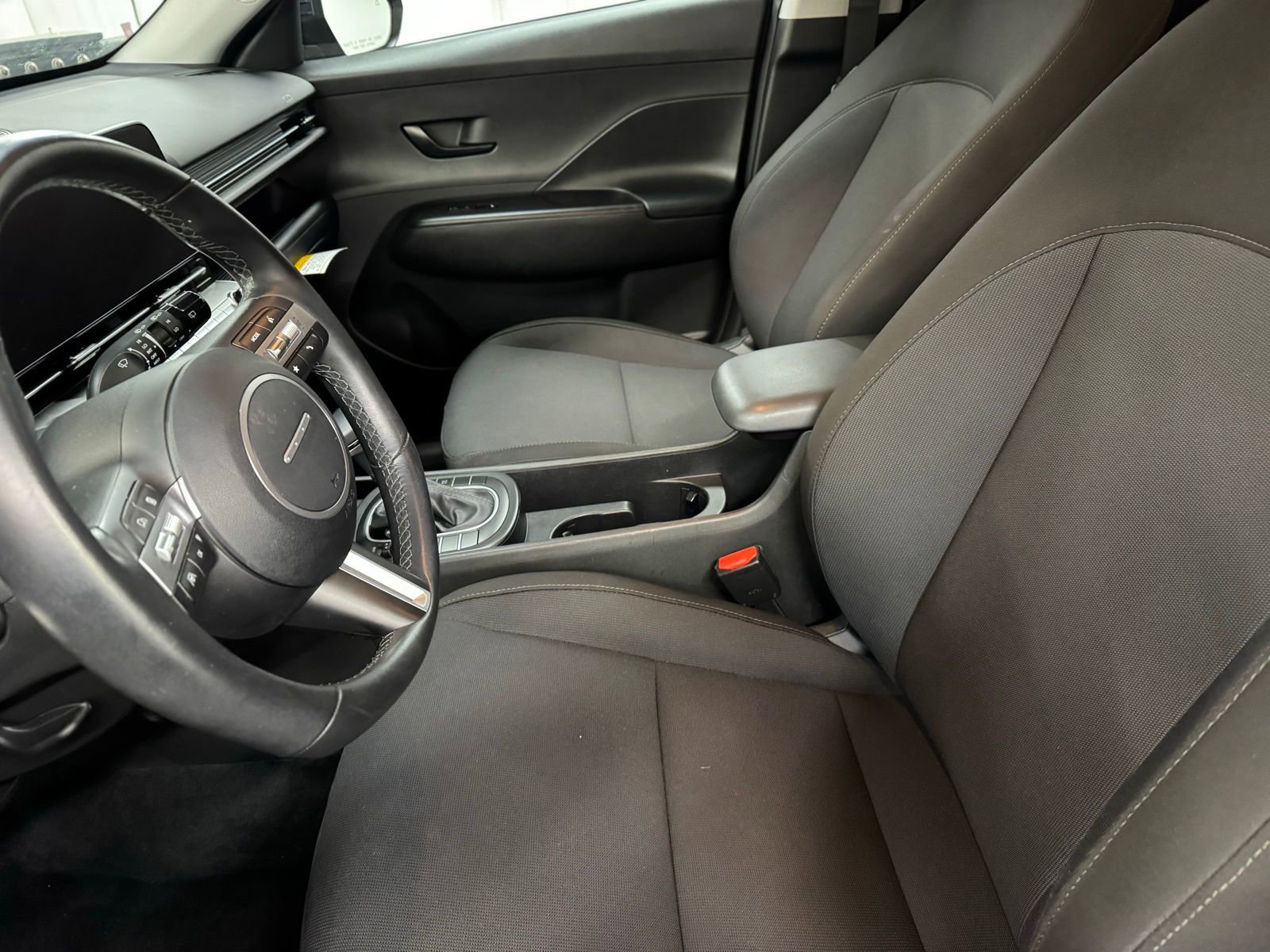 Used 2025 Hyundai Kona SEL image 10