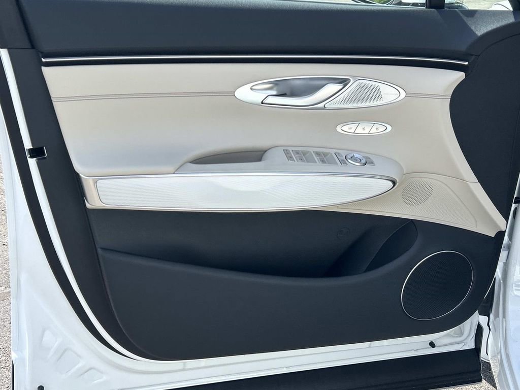 New 2026 Genesis GV70 2.5T Advanced AWD/4WD image 17