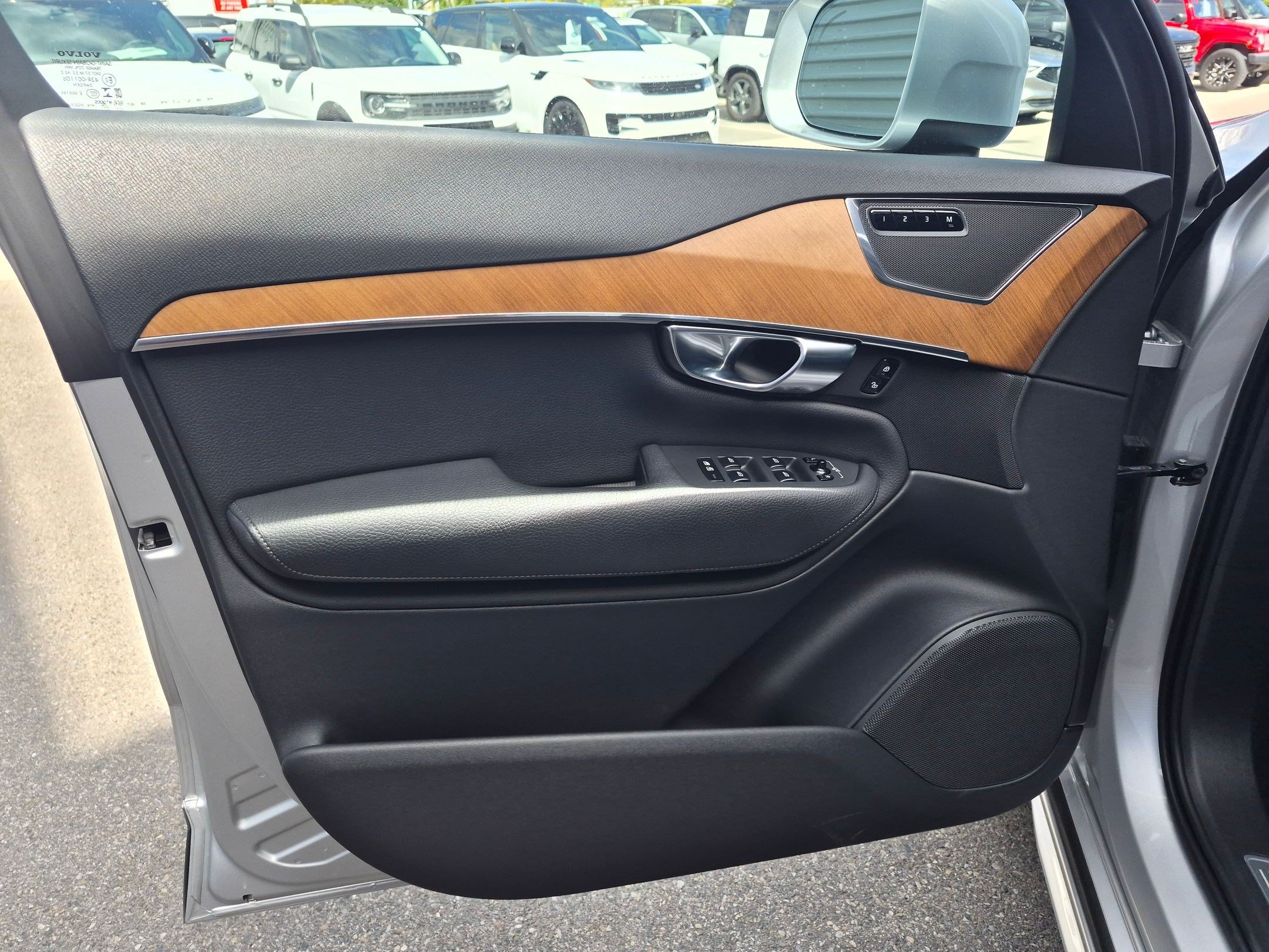 Used 2021 Volvo XC90 T5 Momentum w/ Advanced Package AWD/4WD image 12