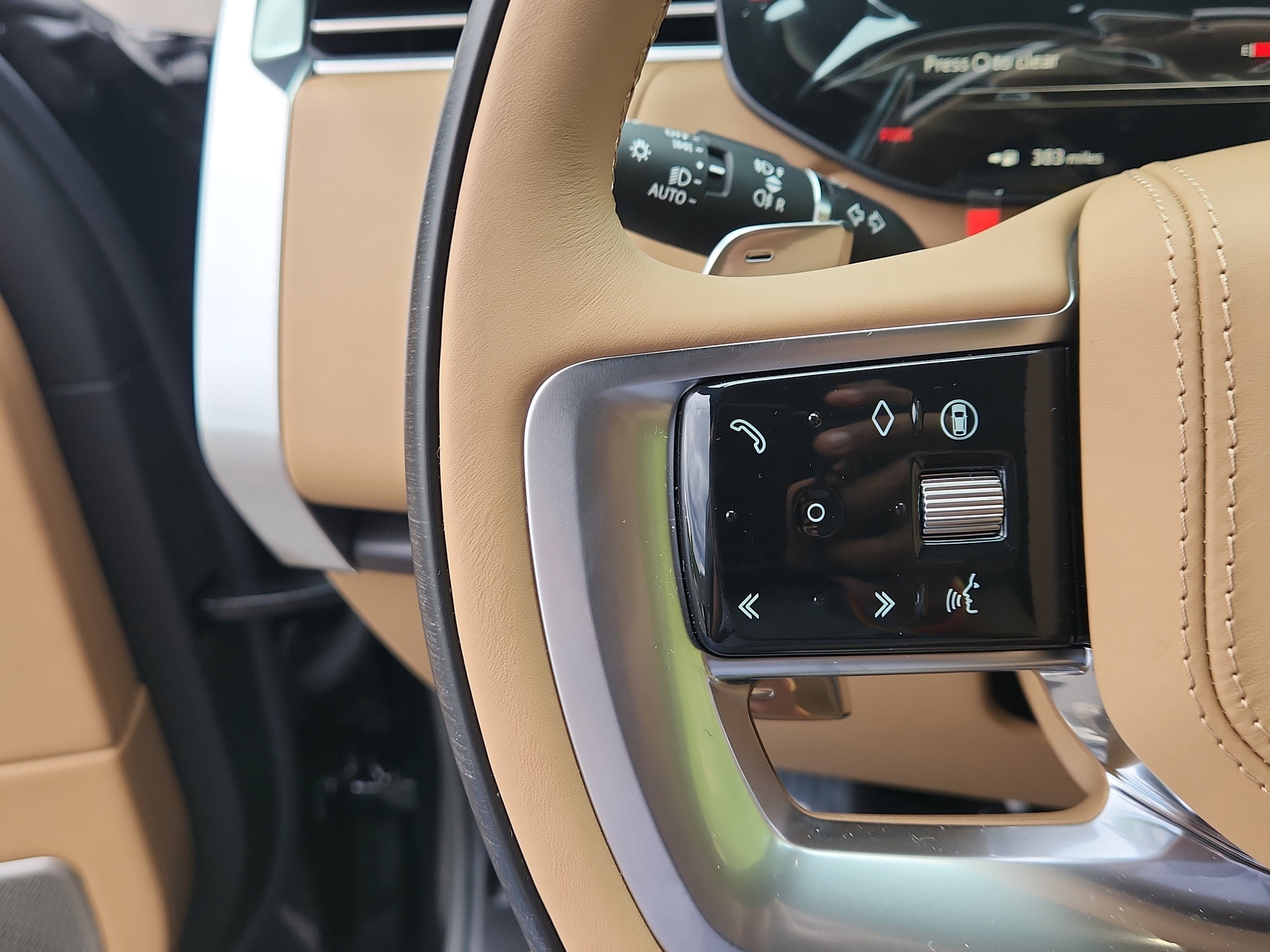 New 2025 Land Rover Range Rover Autobiography image 24