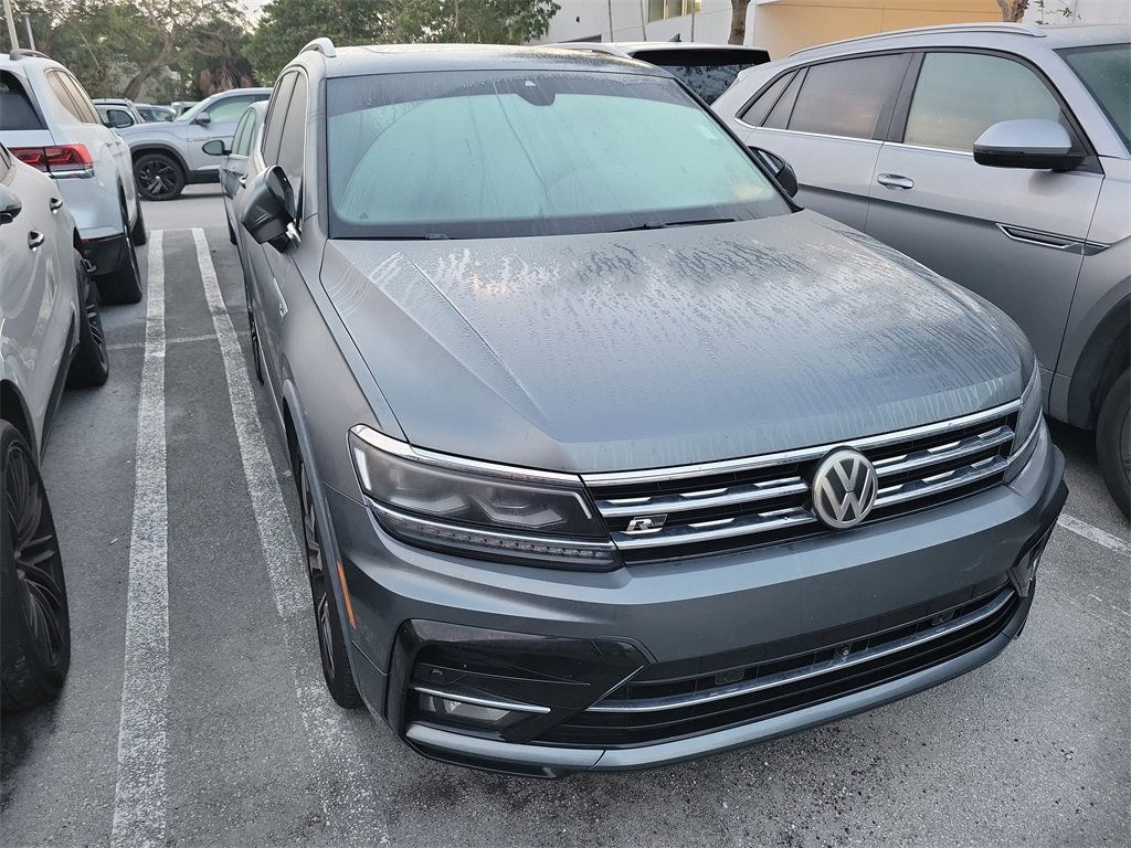 Used 2018 Volkswagen Tiguan SEL Premium w/ R-Line Package image 5
