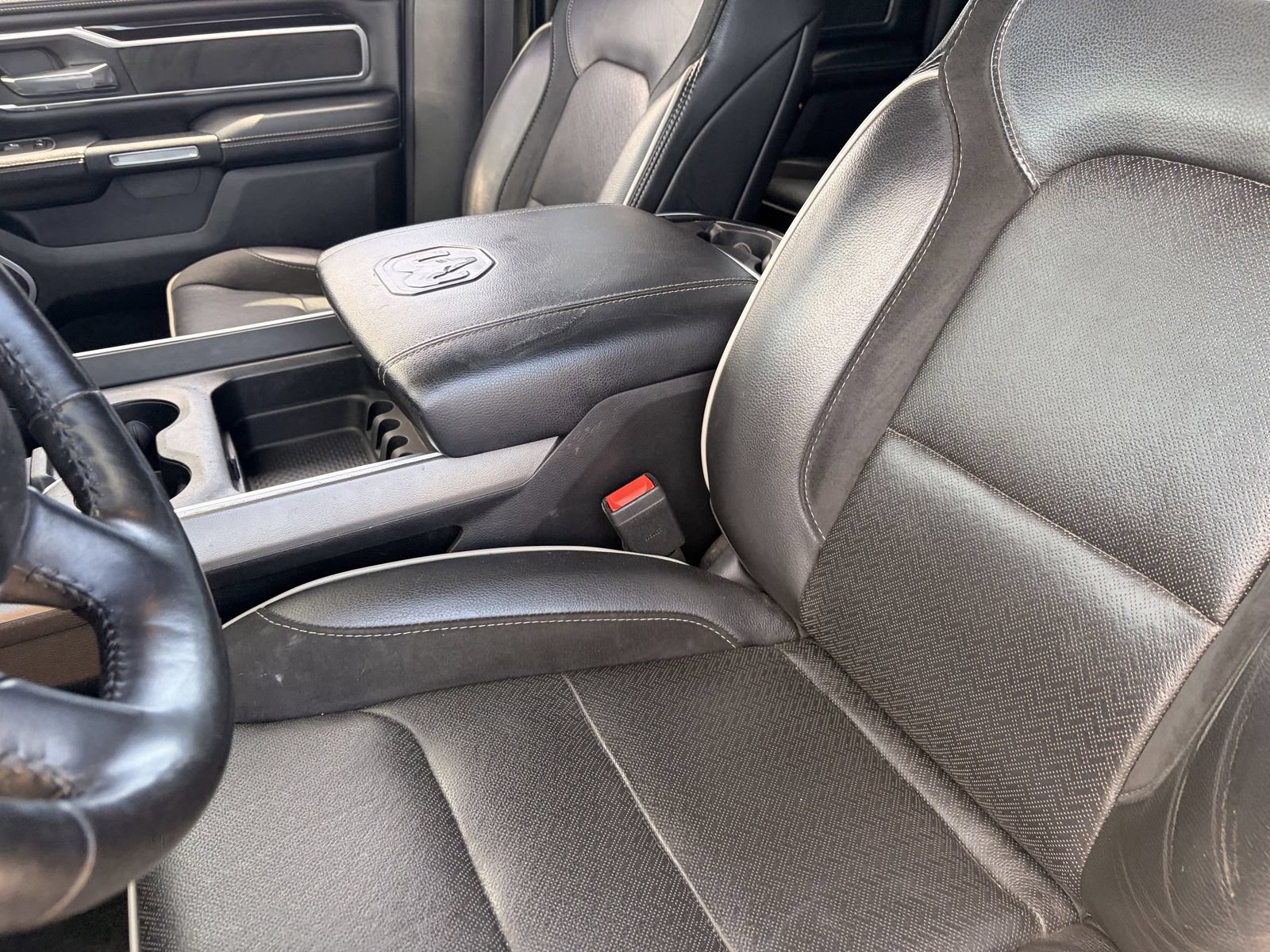 Used 2020 RAM 1500 Laramie w/ Sport Appearance Package AWD/4WD image 18