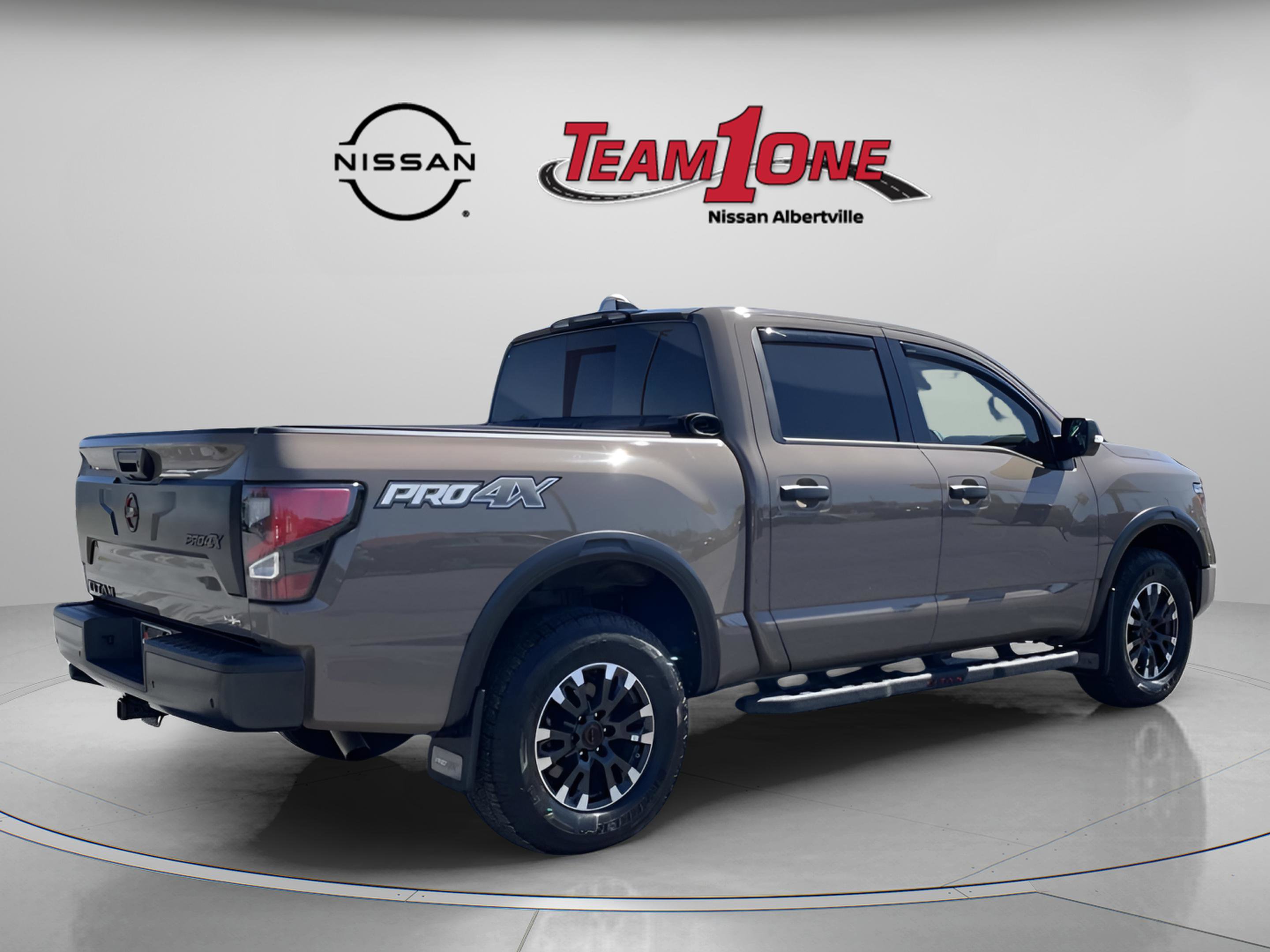 Used 2024 Nissan Titan PRO-4X w/ Pro-4x Convenience Package image 7