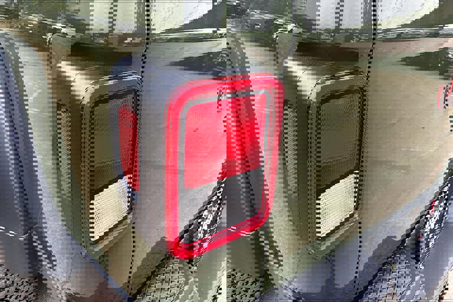 Used 2023 Jeep Gladiator Mojave w/ Cold Weather Group AWD/4WD image 27