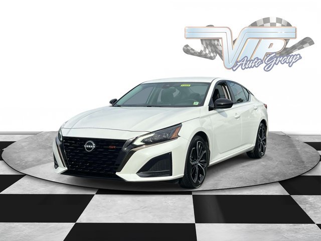 Used 2024 Nissan Altima 2.5 SR FWD image 3