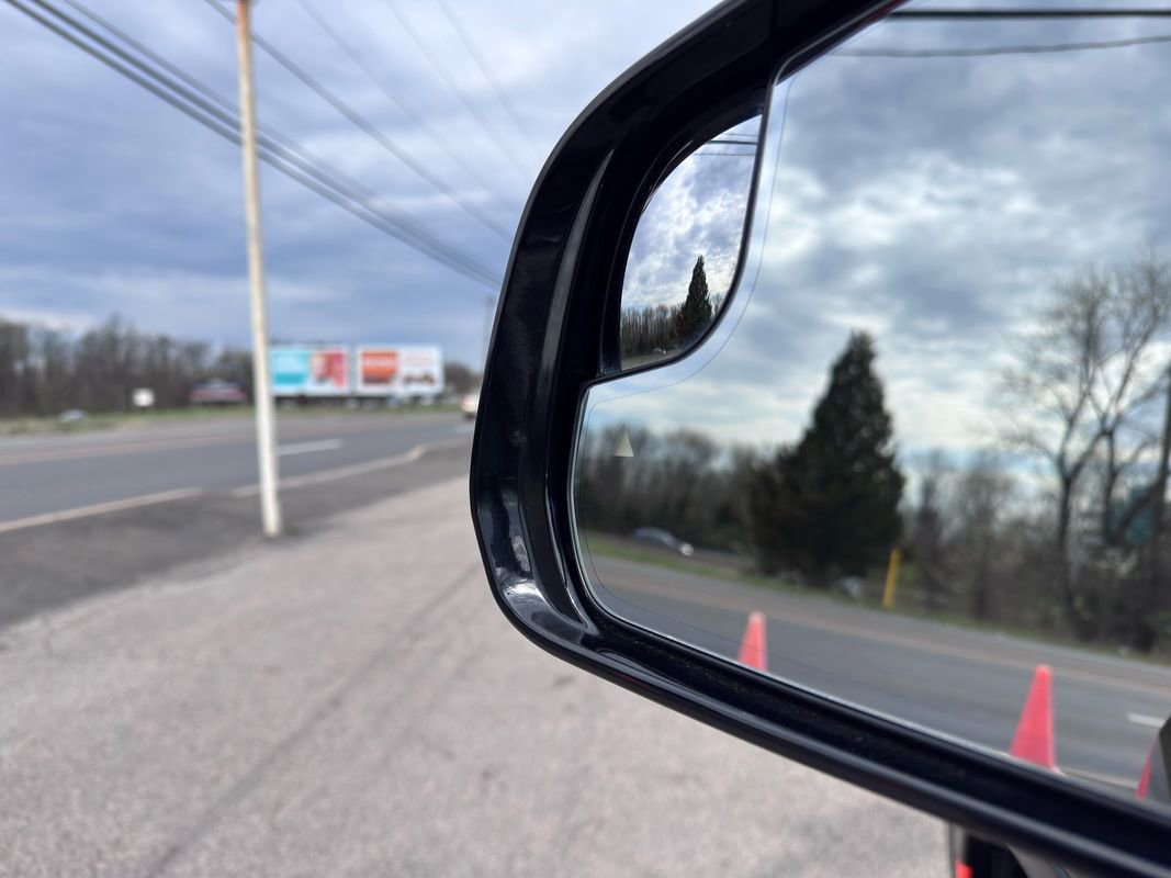 Used 2024 Jeep Wagoneer L Series II w/ Flexible Seating Group image 12