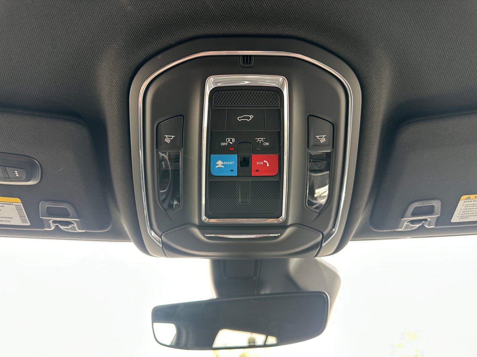 Used 2022 Jeep Grand Cherokee Trailhawk w/ Advanced Protech Group II AWD/4WD image 34