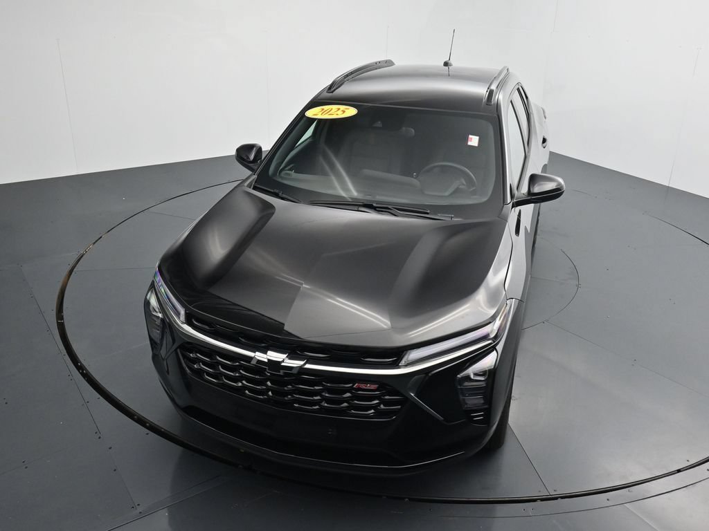 Used 2025 Chevrolet Trax RS w/ Driver Confidence Package FWD image 25
