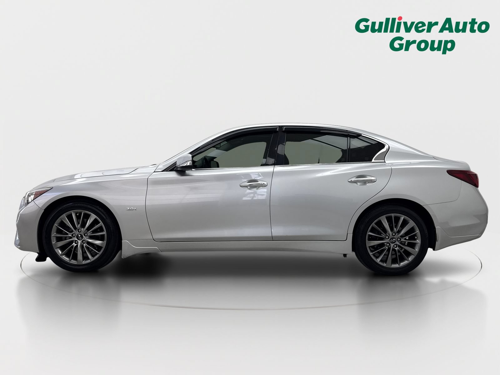 Used 2018 INFINITI Q50 Luxe w/ Essential Package (3.0T Luxe) AWD/4WD image 3