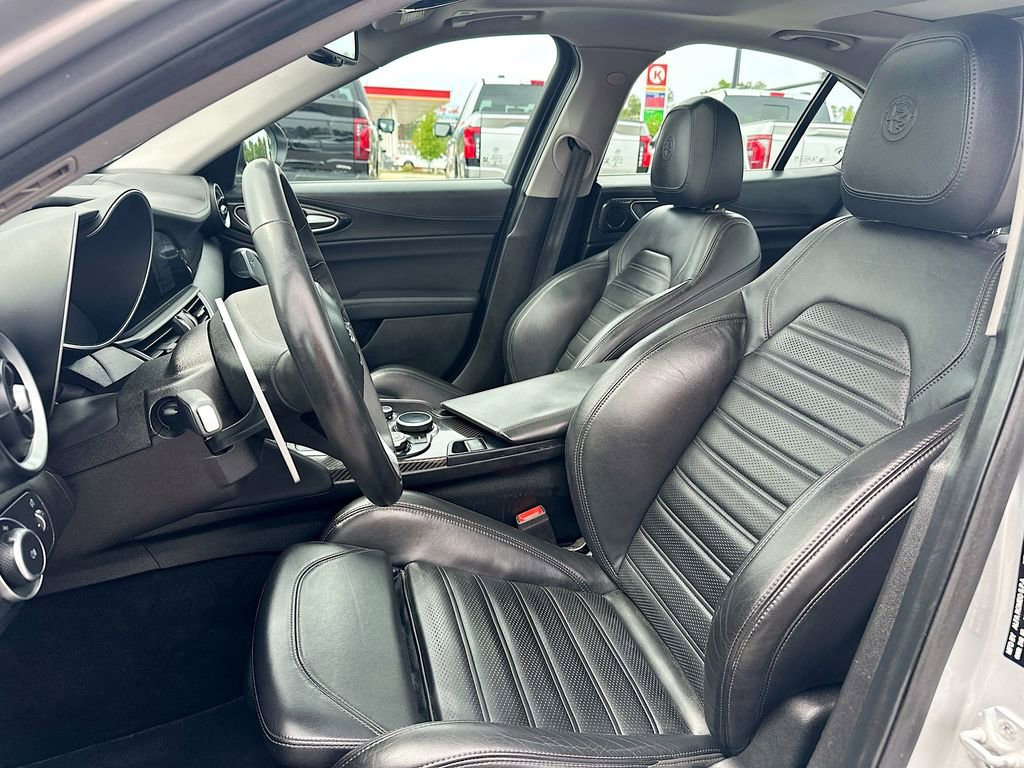 Used 2019 Alfa Romeo Giulia Ti image 8