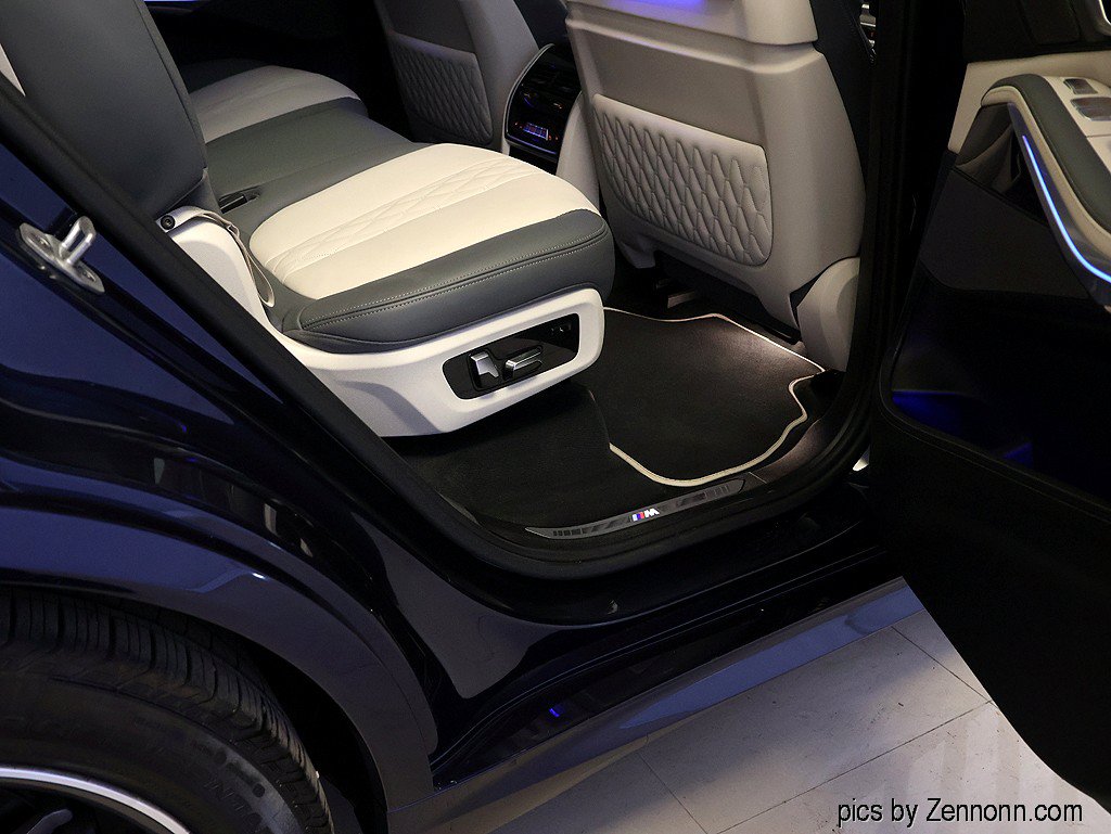 Certified 2025 BMW X7 xDrive40i AWD/4WD image 36