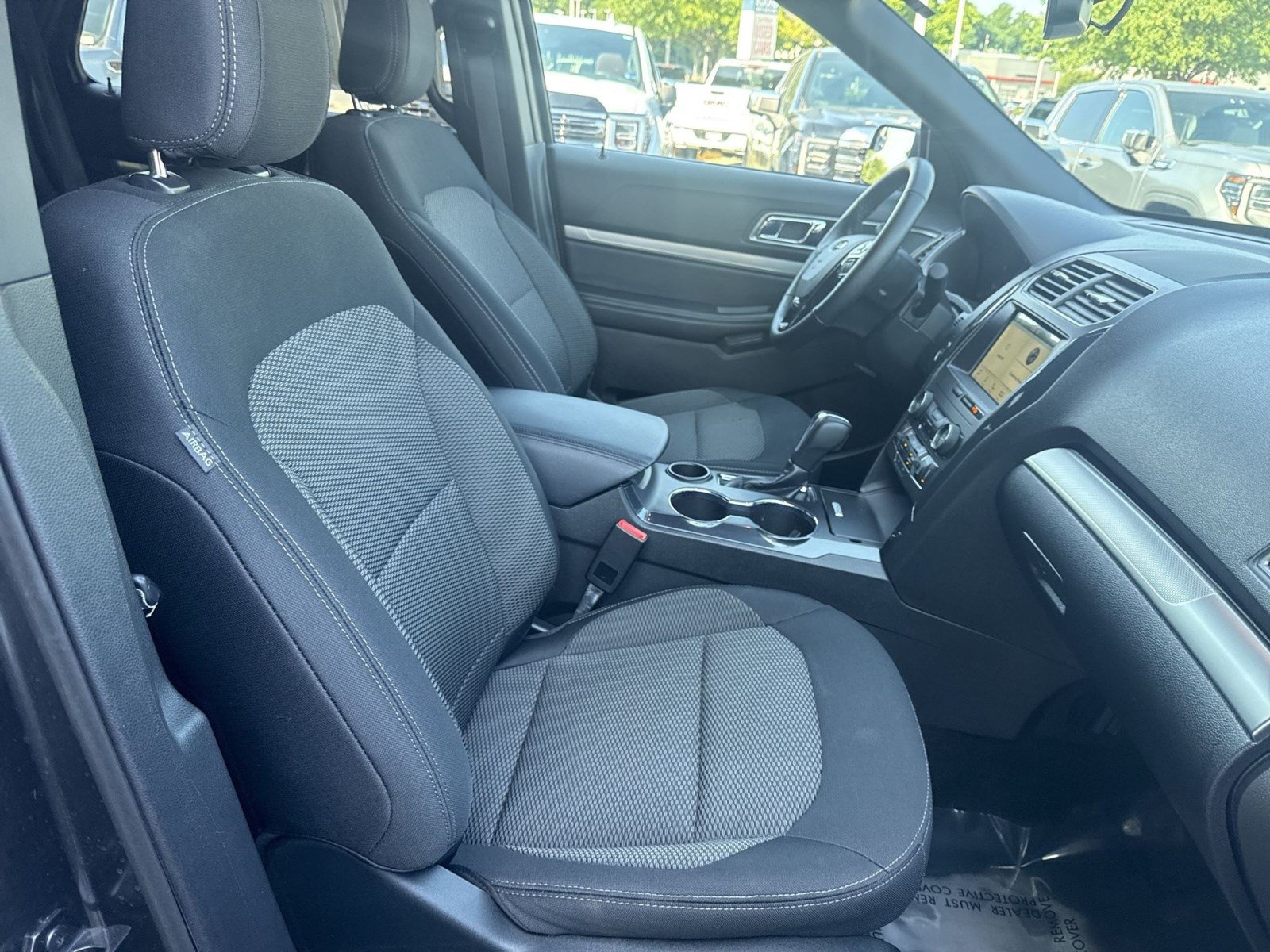 Used 2018 Ford Explorer XLT w/ Equipment Group 201A FWD image 25