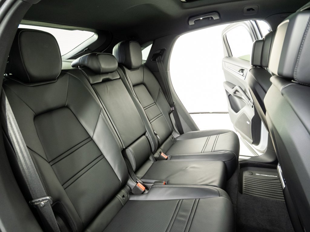 New 2026 Porsche Cayenne S image 23