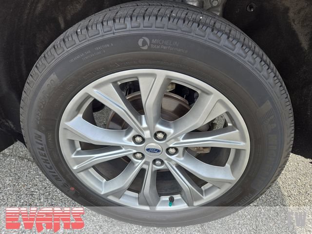 Used 2023 Ford Explorer XLT w/ Equipment Group 202A AWD/4WD image 26