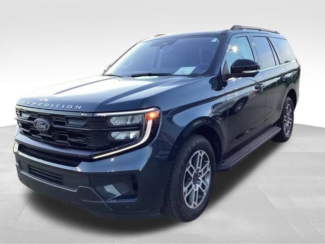Used 2025 Ford Expedition Active AWD/4WD image 1