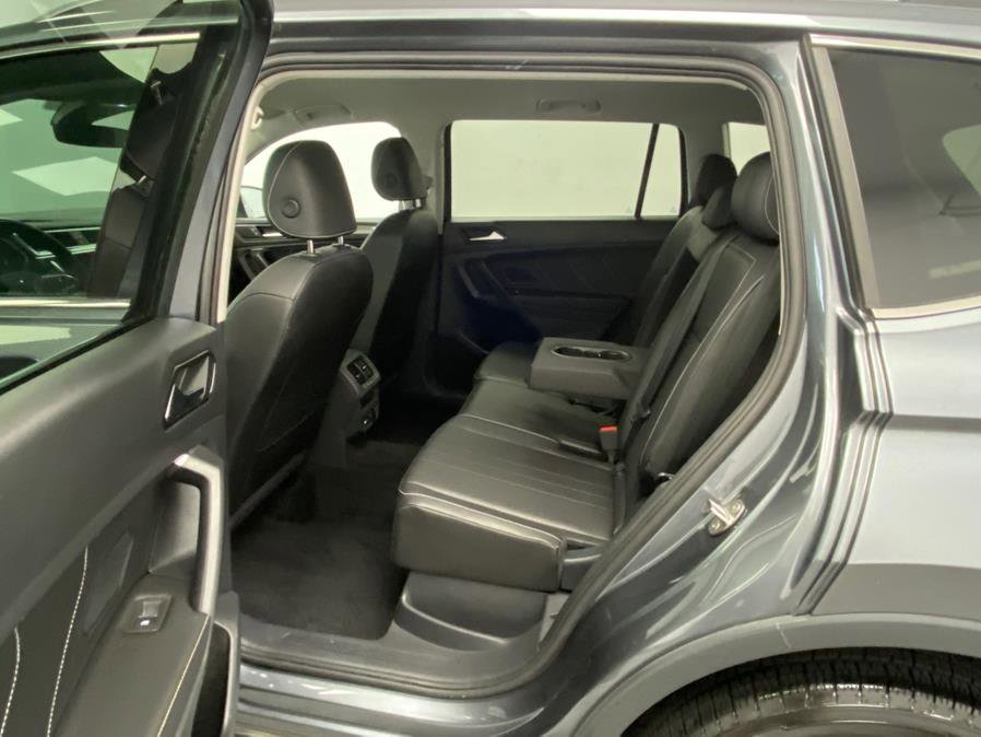 Used 2023 Volkswagen Tiguan SE AWD/4WD image 34