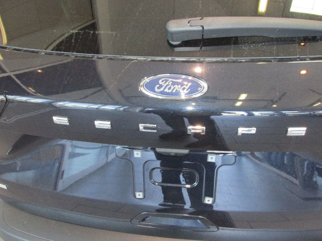 Used 2021 Ford Escape SE image 9