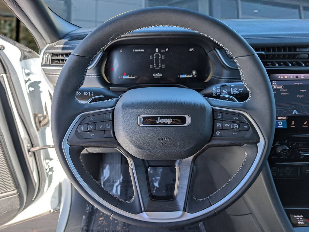 Used 2025 Jeep Grand Cherokee L Limited image 24