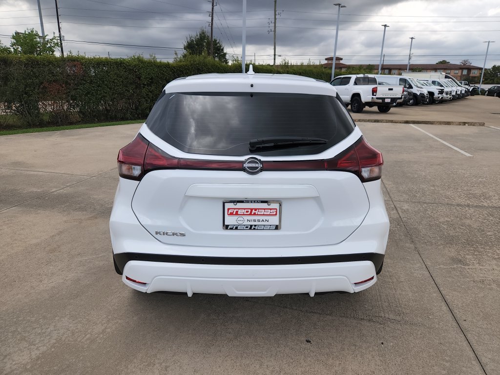 Used 2024 Nissan Kicks S FWD image 6