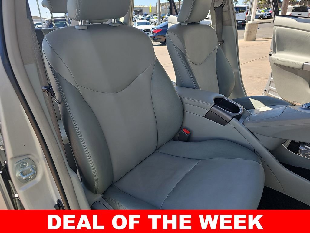 Used 2015 Toyota Prius Five image 10