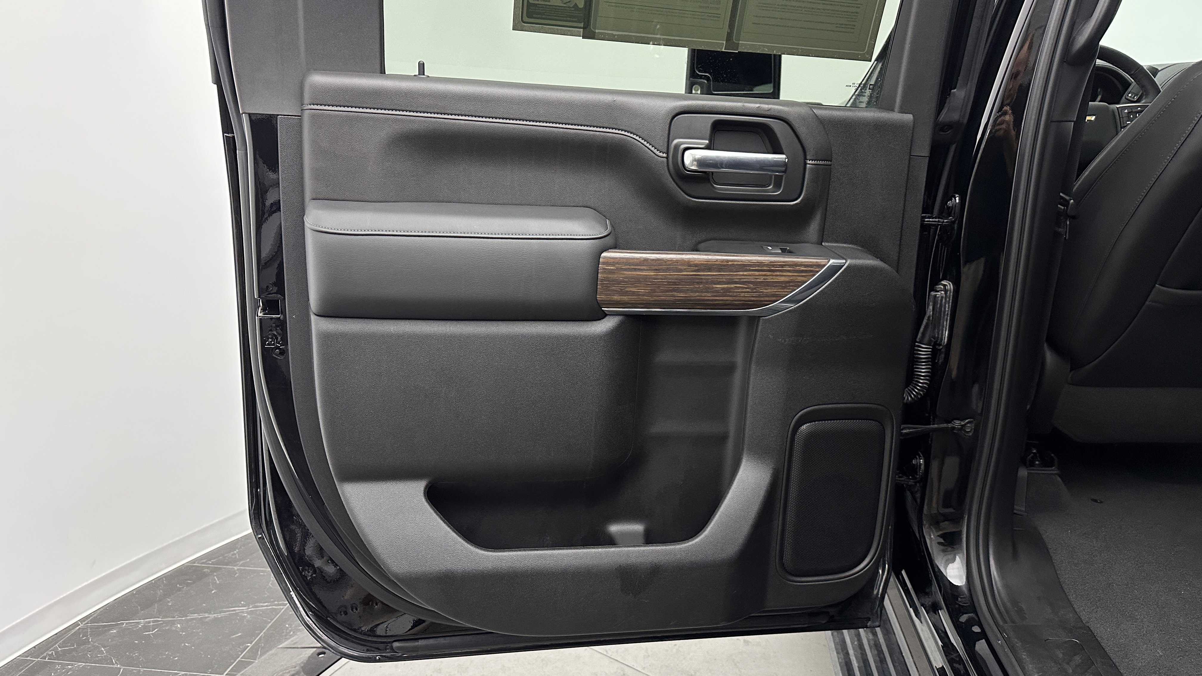 Used 2023 Chevrolet Silverado 2500 High Country w/ Z71 Off-Road Package image 27