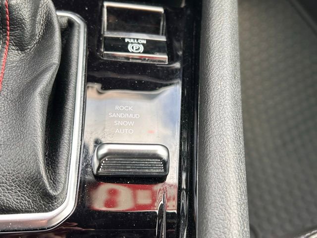 Used 2025 Jeep Compass Trailhawk AWD/4WD image 31