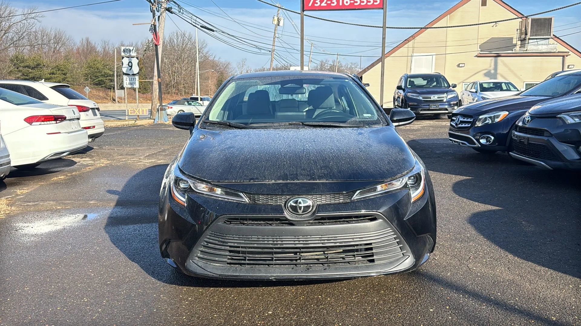 Used 2025 Toyota Corolla LE image 2