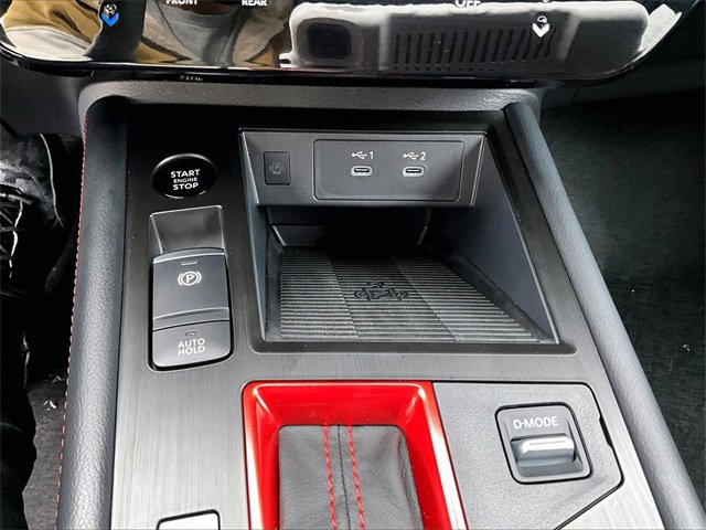 Used 2025 Nissan Kicks SR image 29