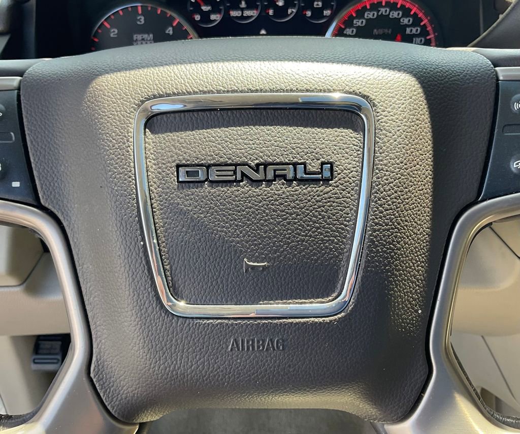 Used 2015 GMC Yukon Denali w/ Touring Package AWD/4WD image 22