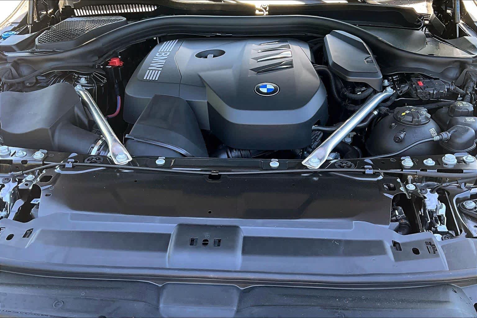 Used 2026 BMW 530i w/ Premium Package RWD image 16