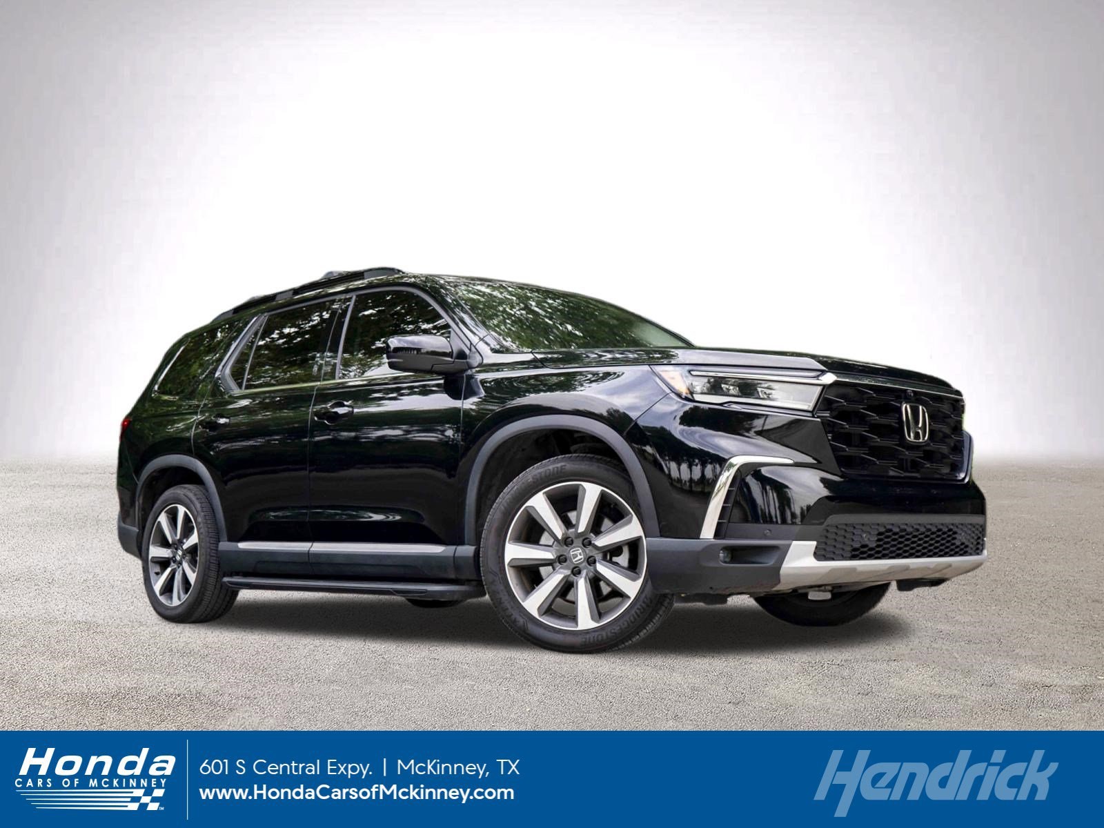 Used 2024 Honda Pilot Elite image 1