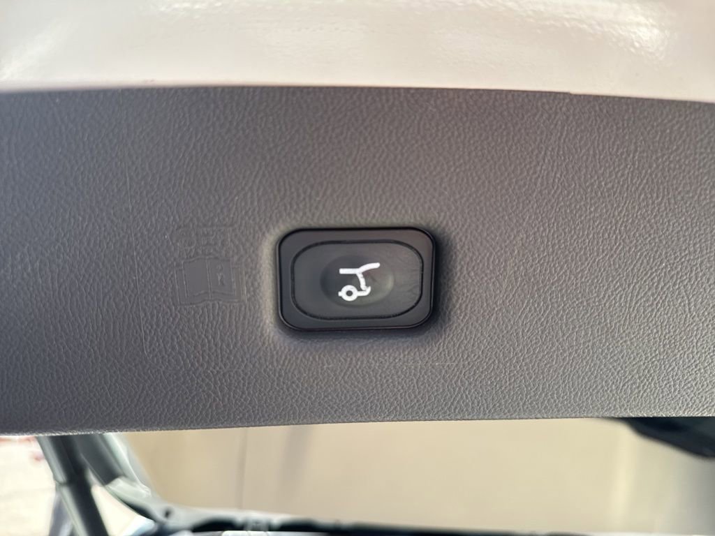 Used 2022 Lincoln Nautilus Reserve w/ Equipment Group 202A image 23