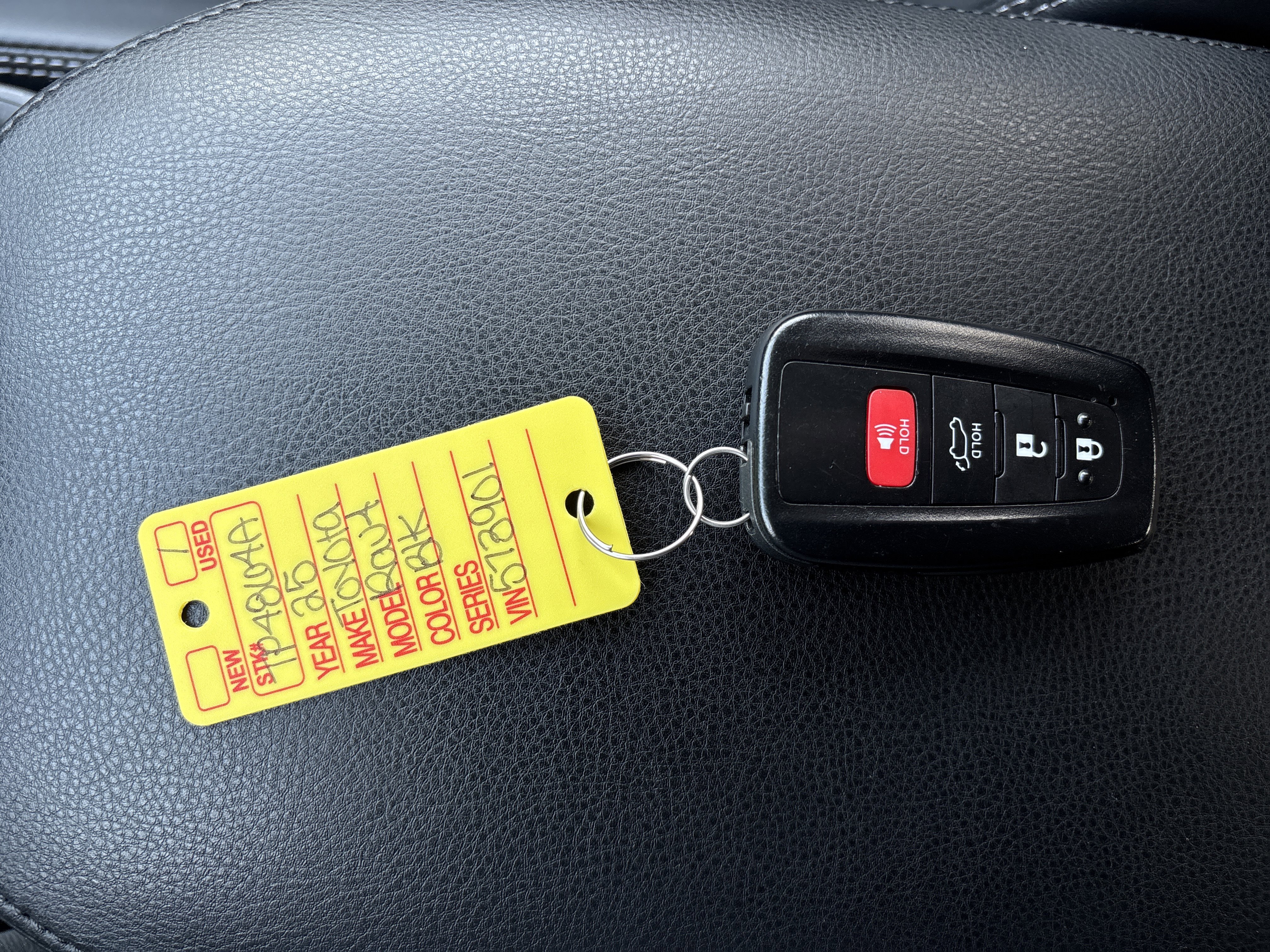 Used 2025 Toyota RAV4 XLE Premium image 30